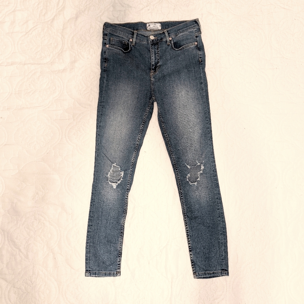 Free People busted distressed knee, high rise skinny denim, size 29